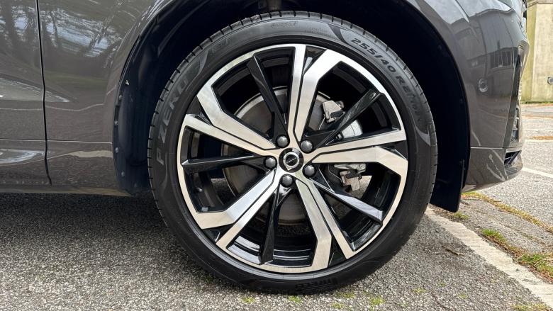 Volvo XC60 2.0 T8 [455] PHEV Ultra Dark 5dr AWD Geartronic Estate